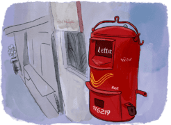 Une boite à lettres de la poste dans une rue d'Inde