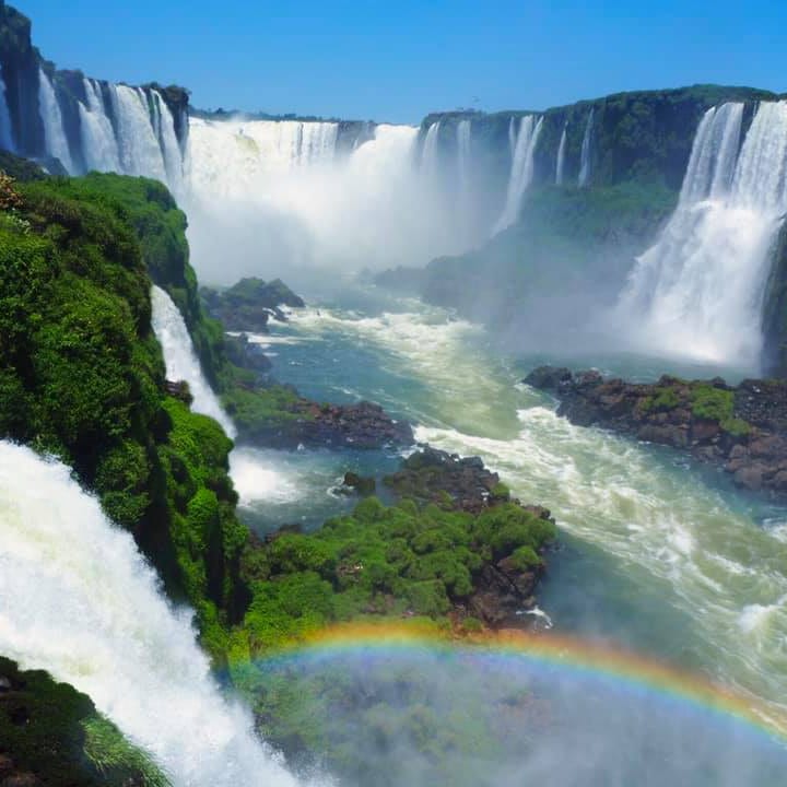 A rainbow in Iguazú Falls