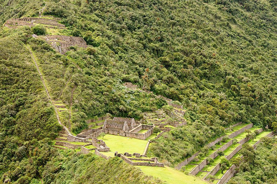 Ruines de Choquequirao au milieu de la végétation