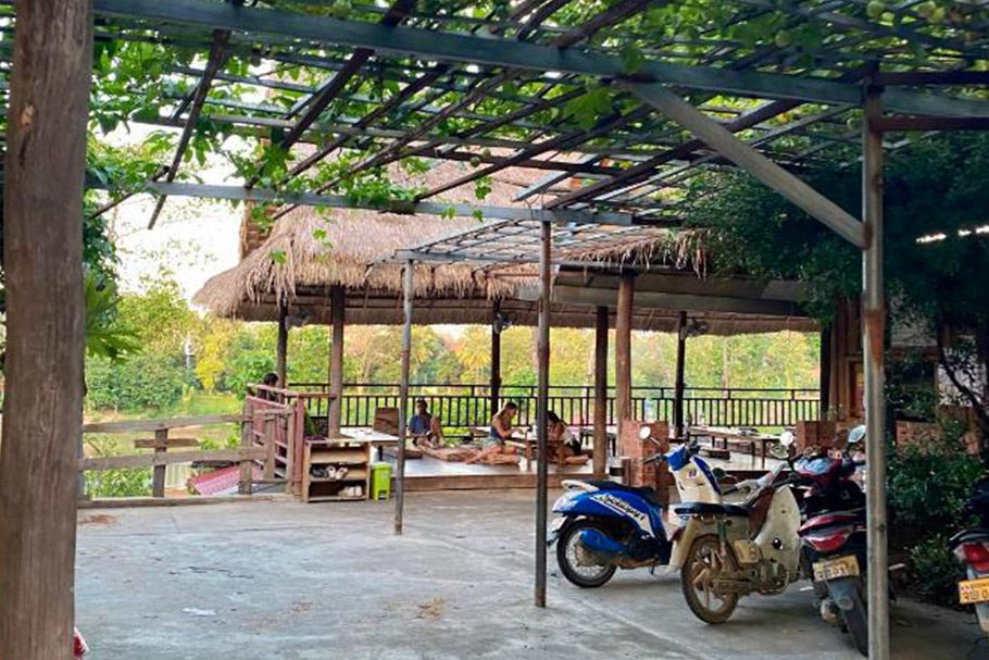 Terrasse2 Sunrise Riverside Pool Hostel Luang Prabang