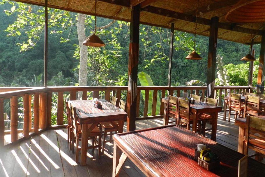 Communs Nuts Huts Bohol