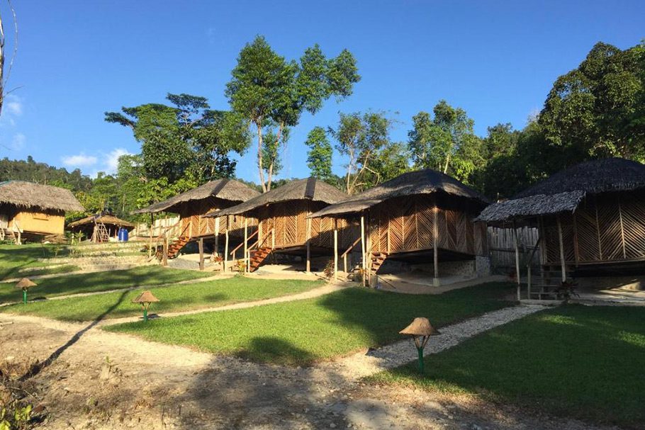 Exterieur2 Backpackers Hill Resort Port Barton
