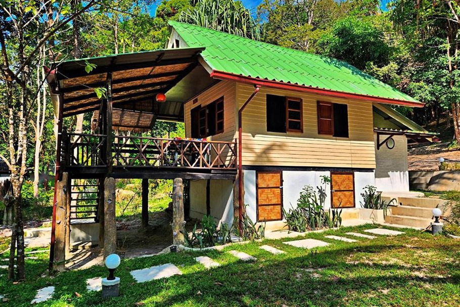 Chalet Flower Power Farm Village Koh Phayam